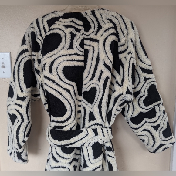 NWT! FARM Rio Black & White Wild Hearts Fleece Coat (SIZE XS) - Picture 14 of 16